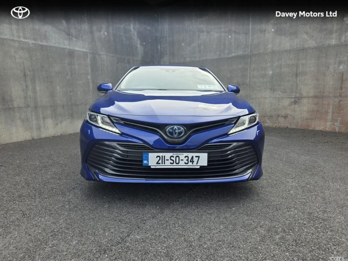 Toyota Camry Saloon, Petrol Hybrid, 2021, Blue