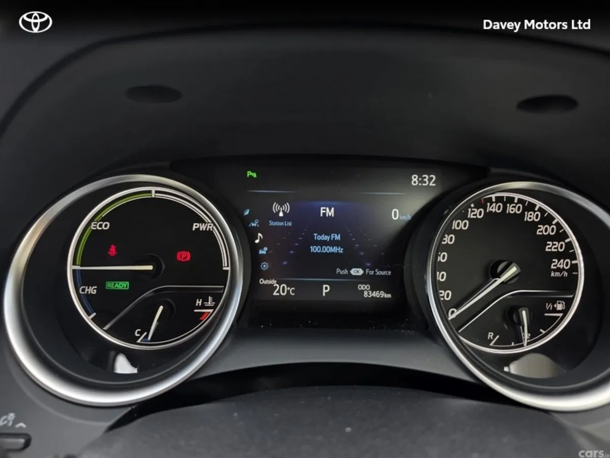 Toyota Camry Saloon, Petrol Hybrid, 2021, Blue