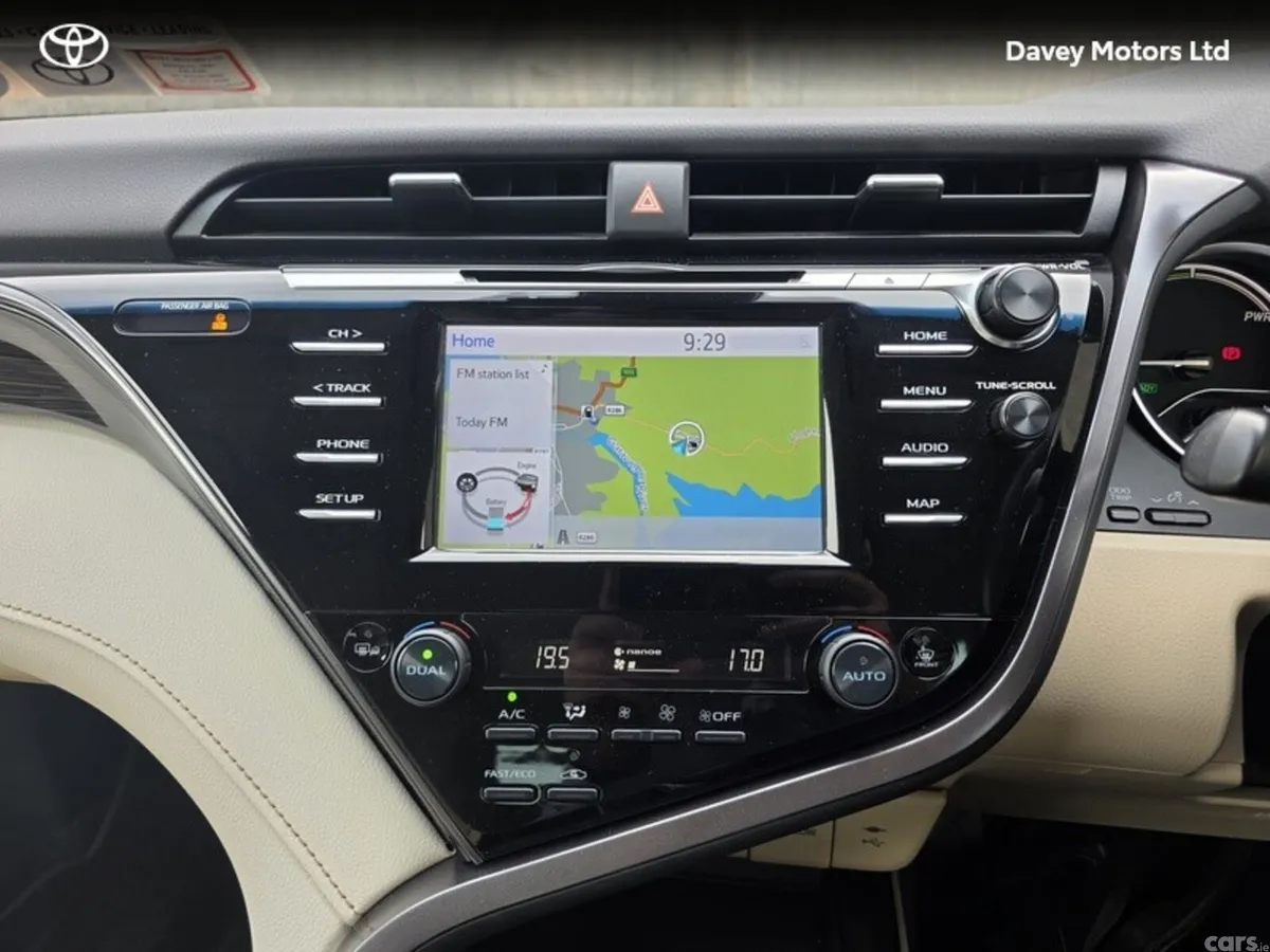 Toyota Camry Saloon, Petrol Hybrid, 2021, Blue