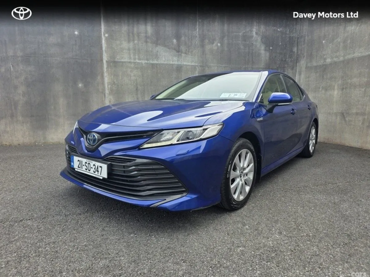 Toyota Camry Saloon, Petrol Hybrid, 2021, Blue