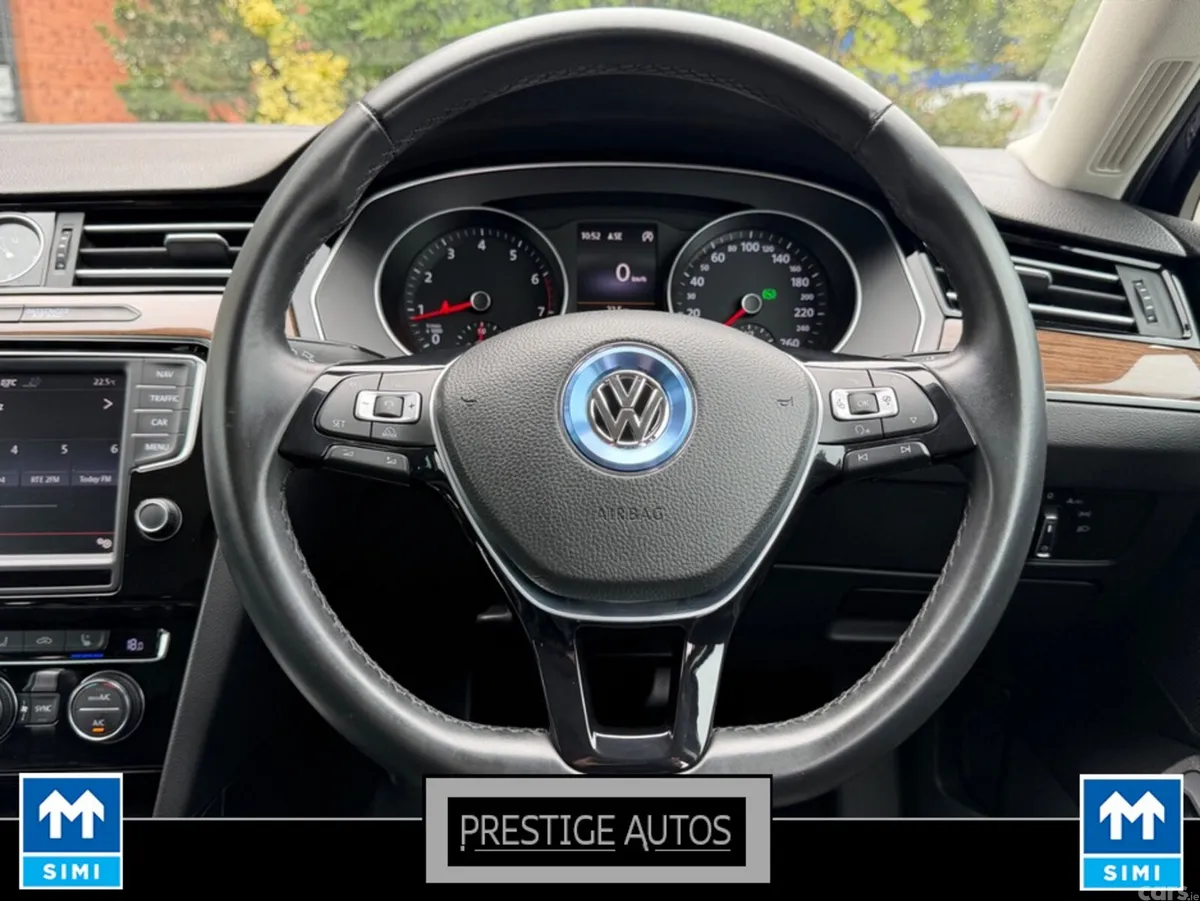 Volkswagen Passat Estate, Petrol, 2016, Blue