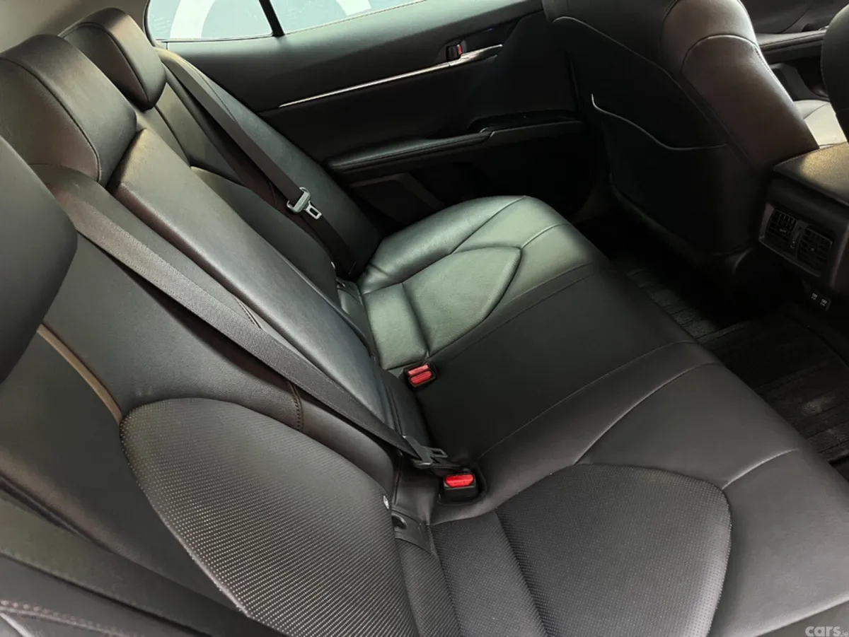 Toyota Camry Saloon, Petrol, 2021, White
