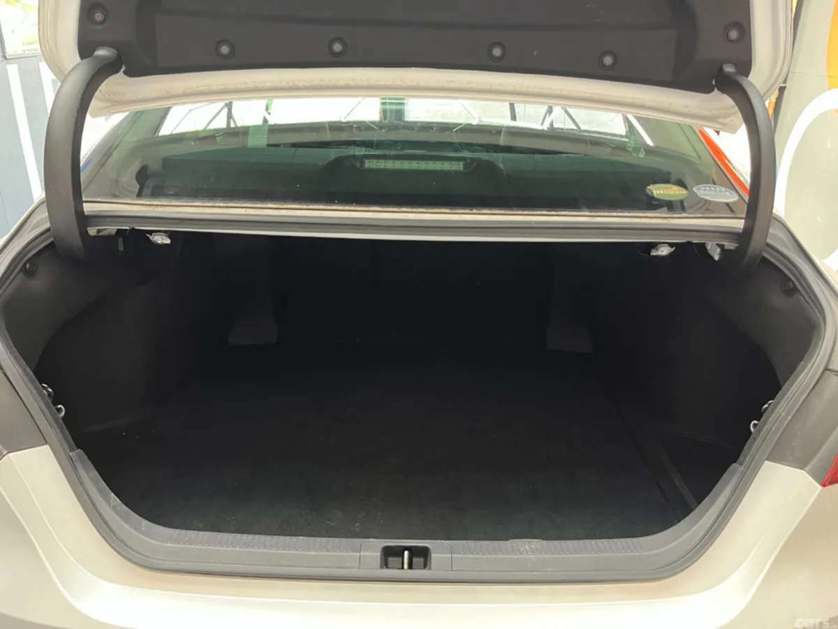 Toyota Camry Saloon, Petrol, 2021, White