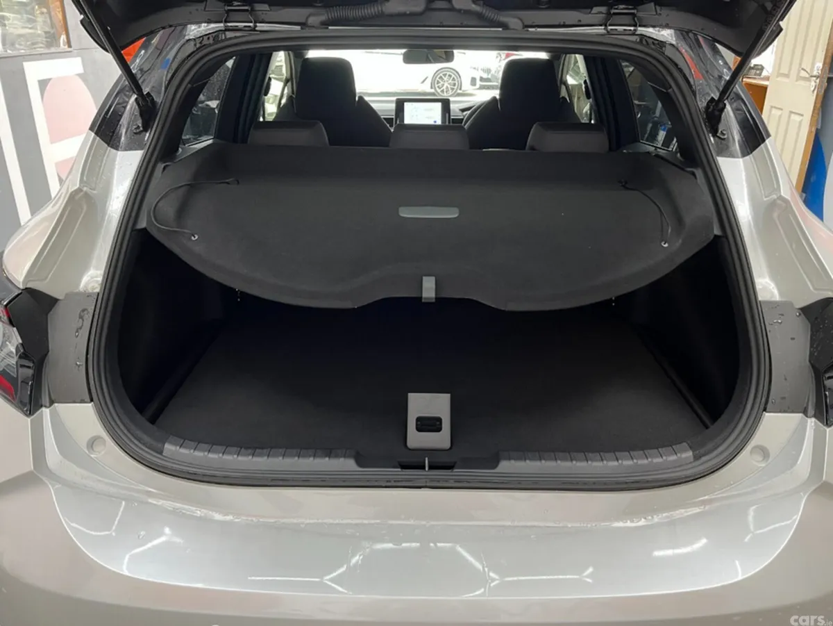 Toyota Corolla Hatchback, Petrol Hybrid, 2025, White