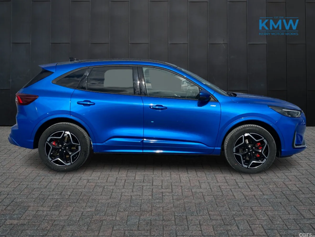 Ford Kuga SUV, Petrol Plug-in Hybrid, 2026, Blue
