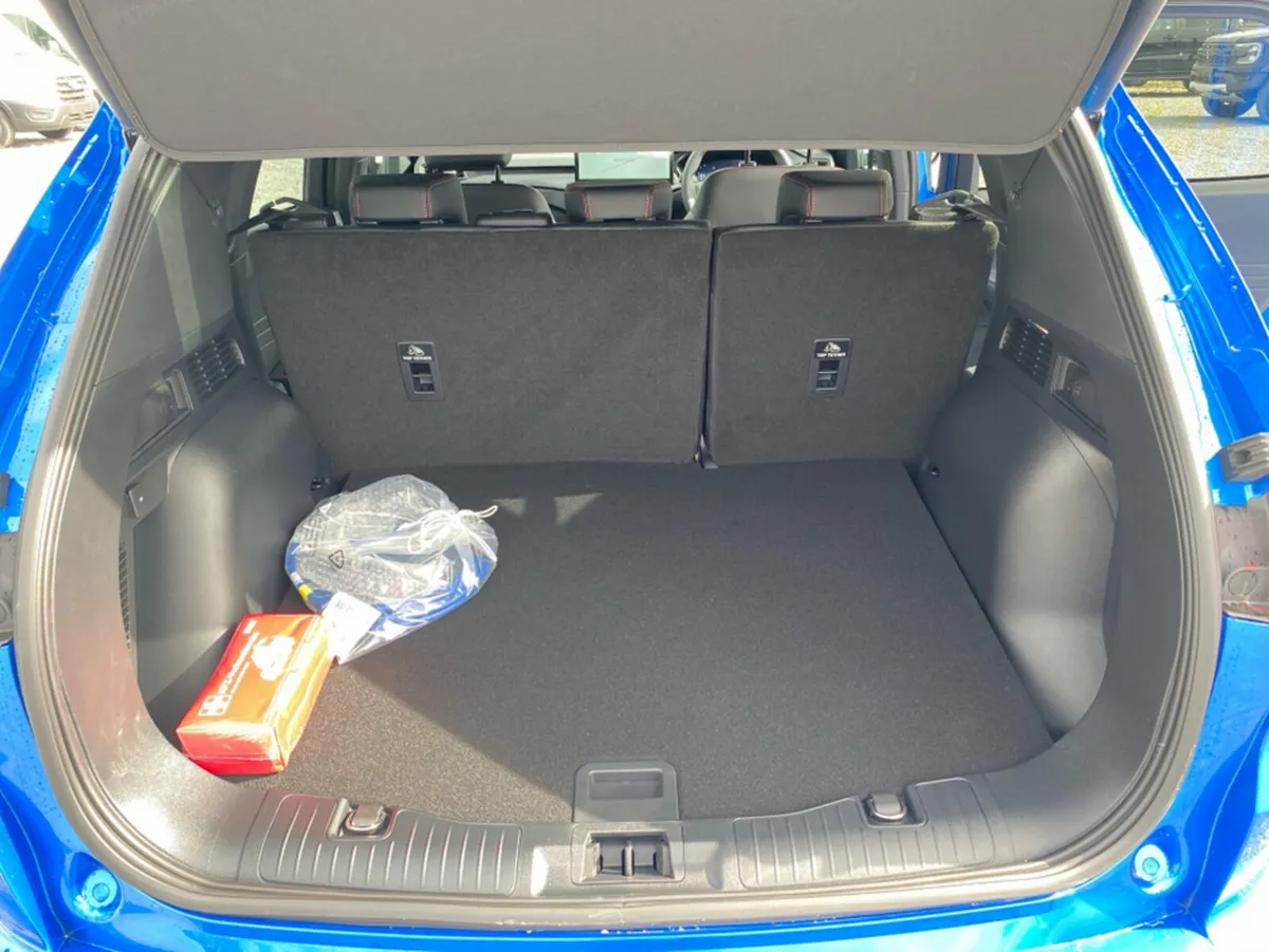 Ford Kuga SUV, Petrol Plug-in Hybrid, 2026, Blue