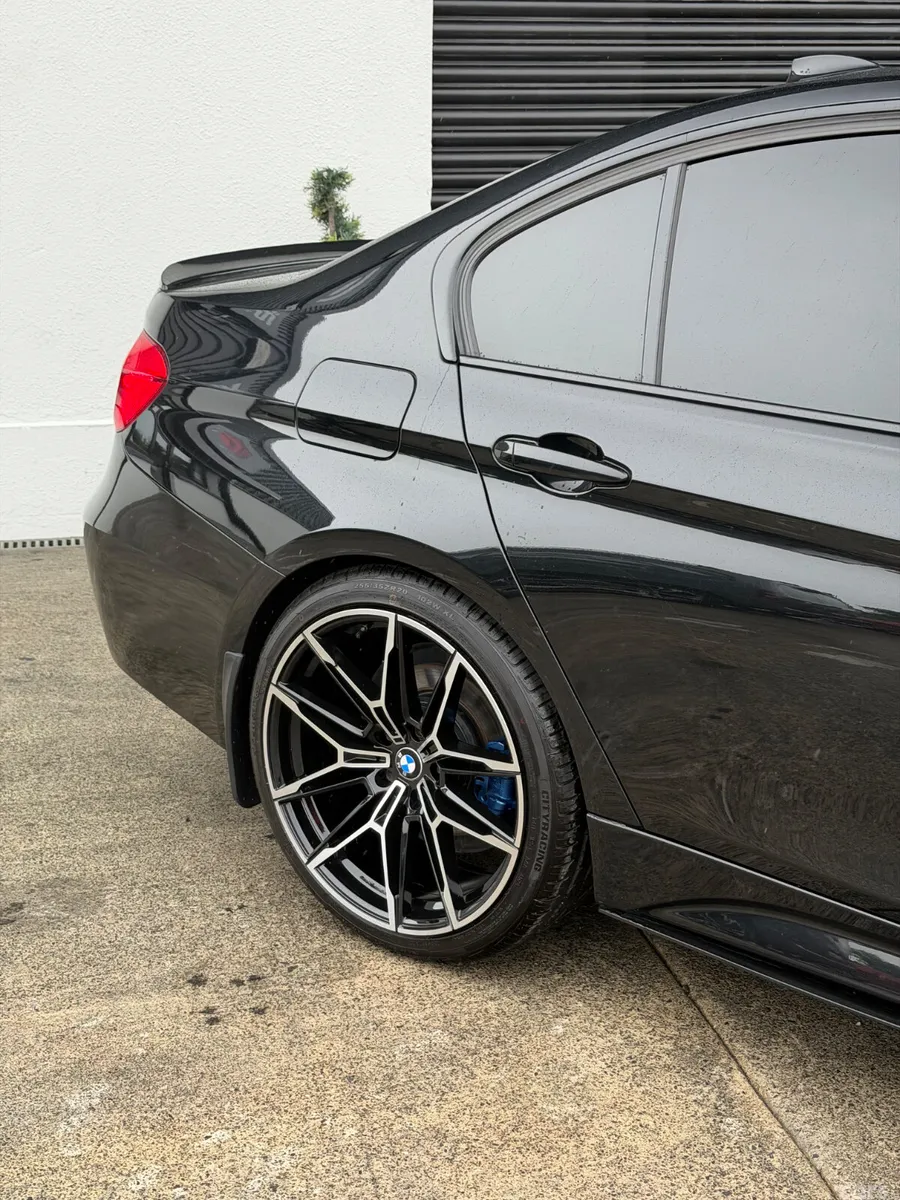 BMW 3-Series Saloon, Diesel, 2019, Black