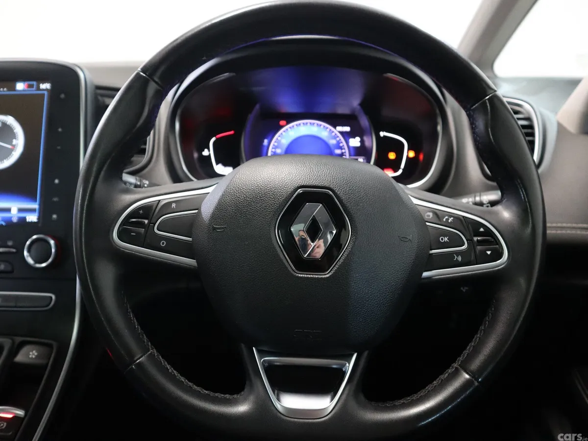 Renault Grand Scenic MPV, Diesel, 2021, Red