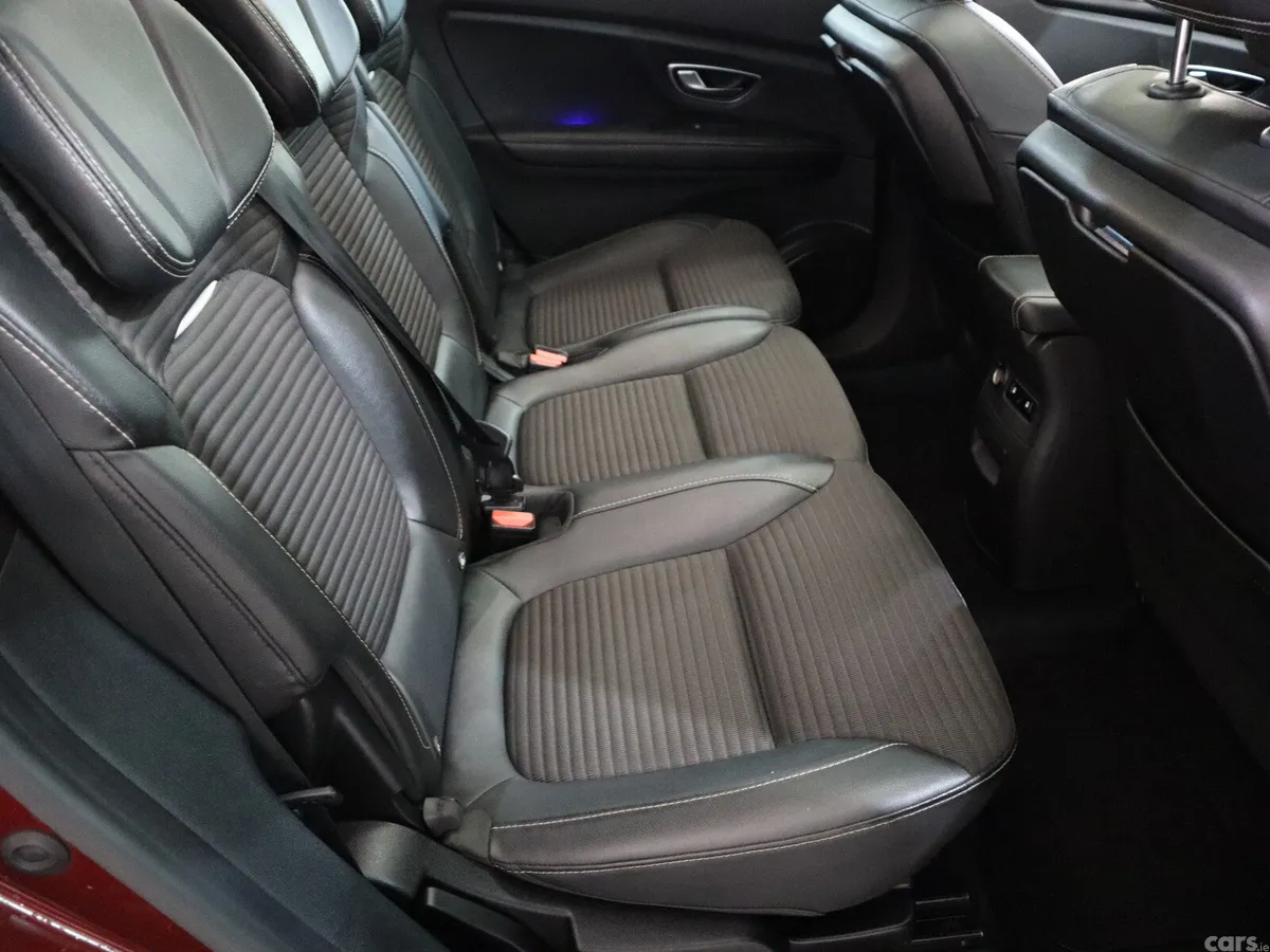 Renault Grand Scenic MPV, Diesel, 2021, Red