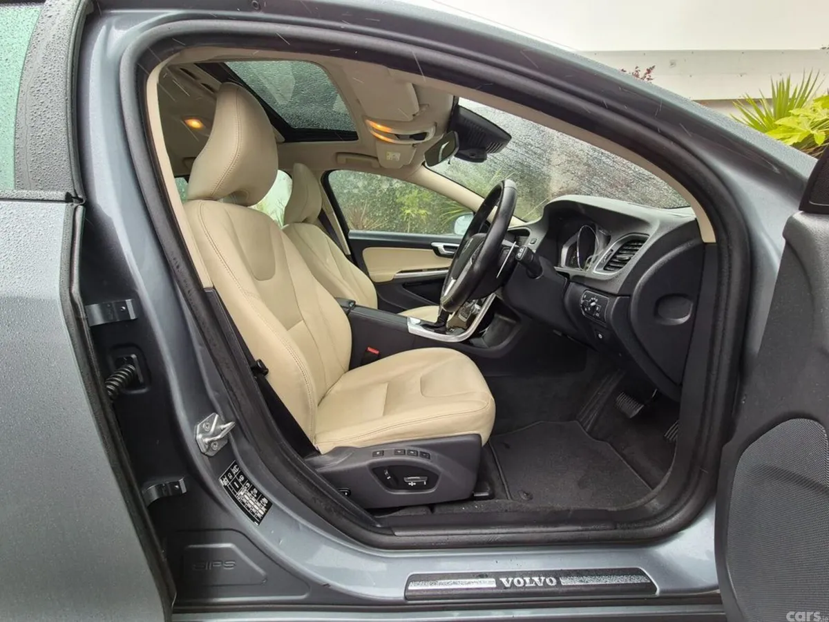 Volvo V60 Estate, Diesel, 2017, Grey