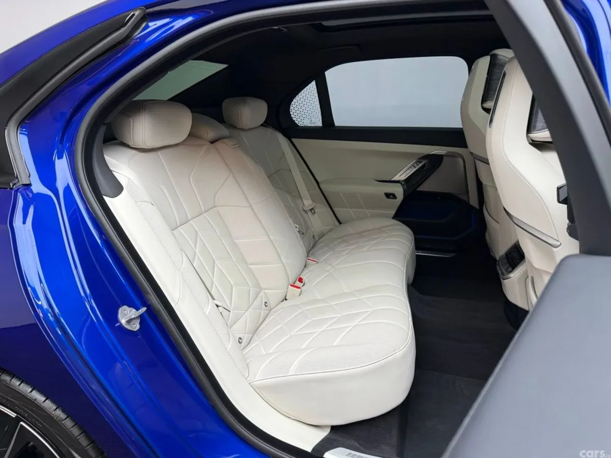 BMW 7-Series Saloon, Petrol Plug-in Hybrid, 2024, Blue