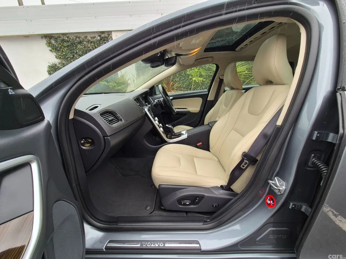 Volvo V60 Estate, Diesel, 2017, Grey