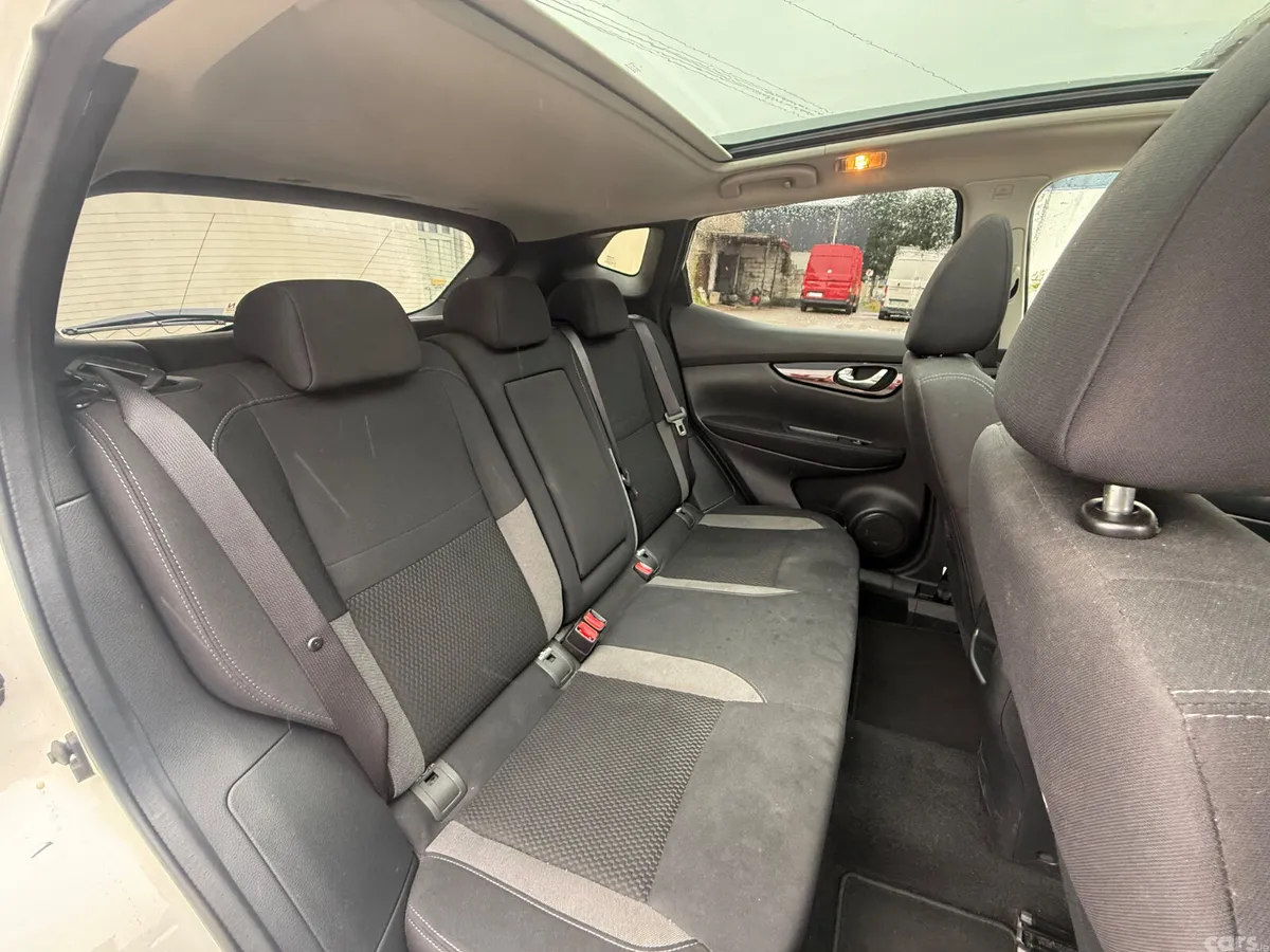 Nissan Qashqai MPV, Diesel, 2020, White