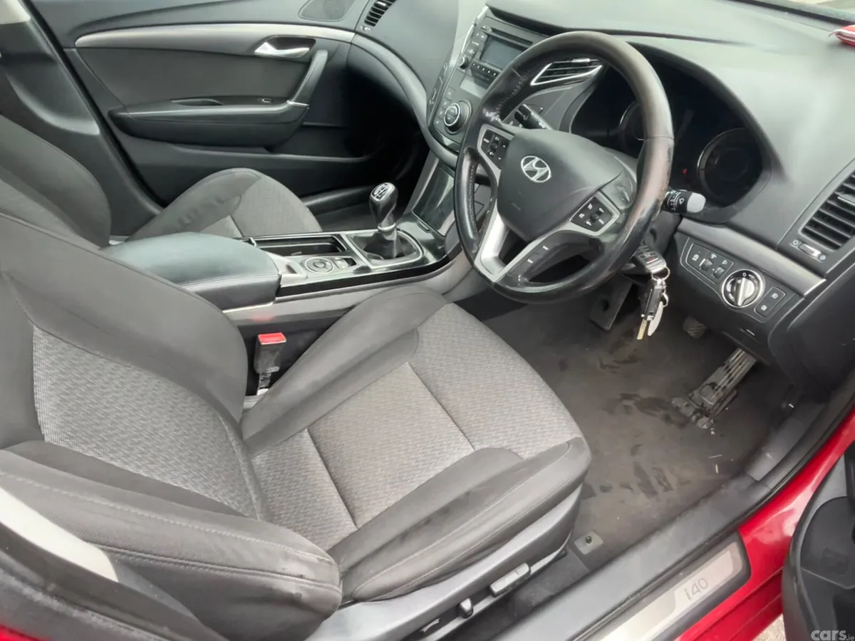 Hyundai i40 Saloon, Diesel, 2013, Red