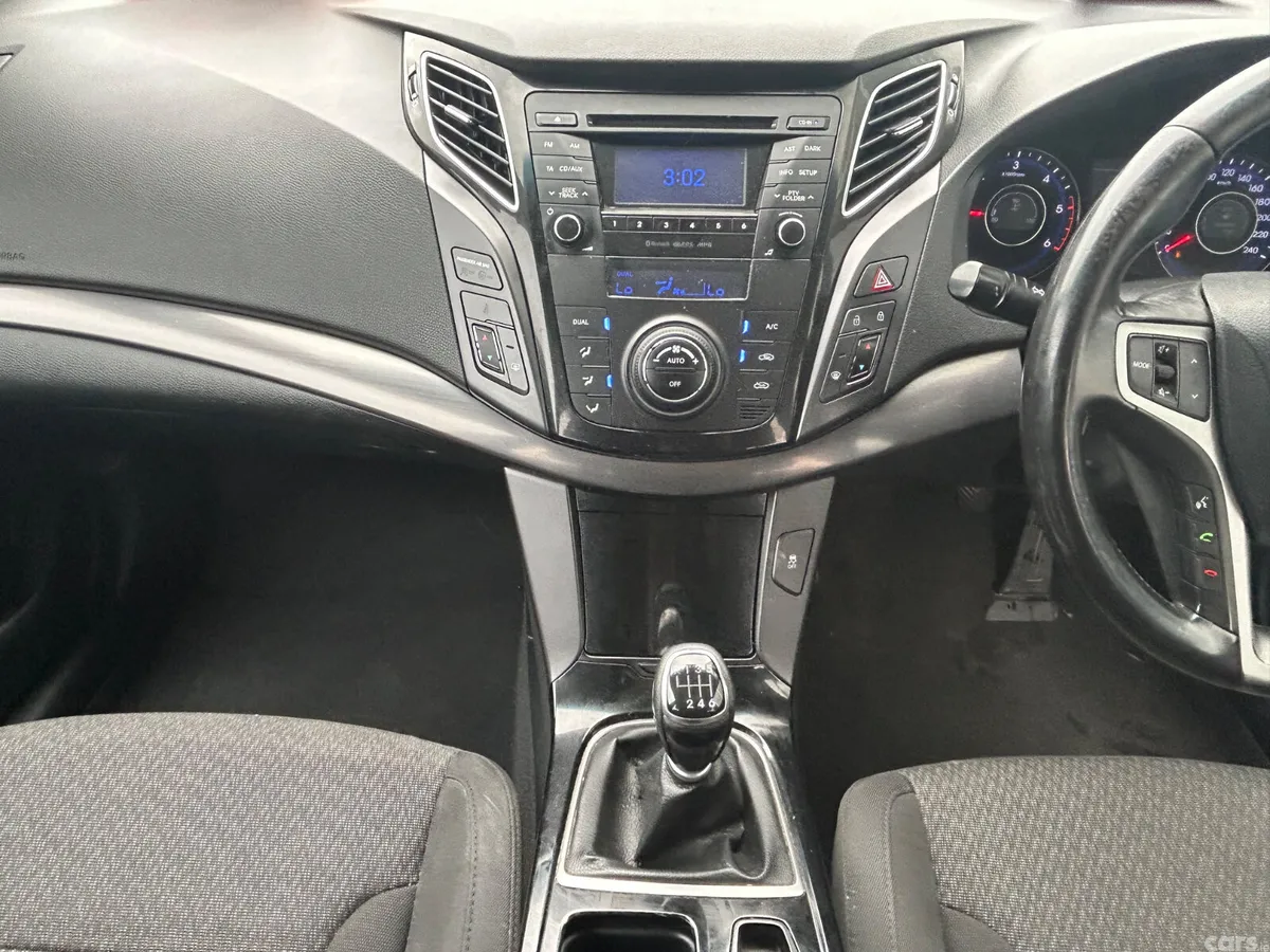 Hyundai i40 Saloon, Diesel, 2013, Red