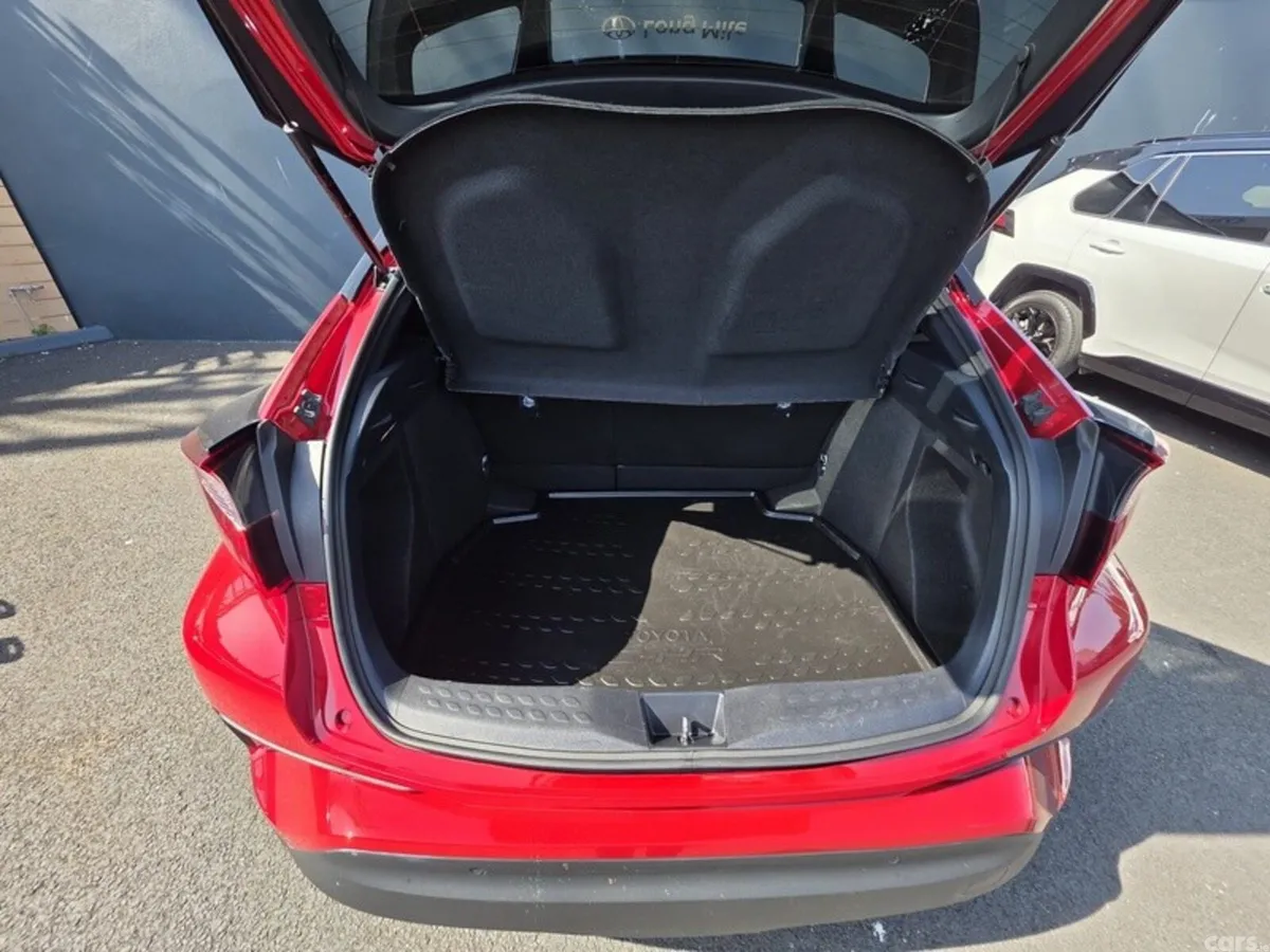 Toyota C-HR SUV, Petrol Hybrid, 2022, Red