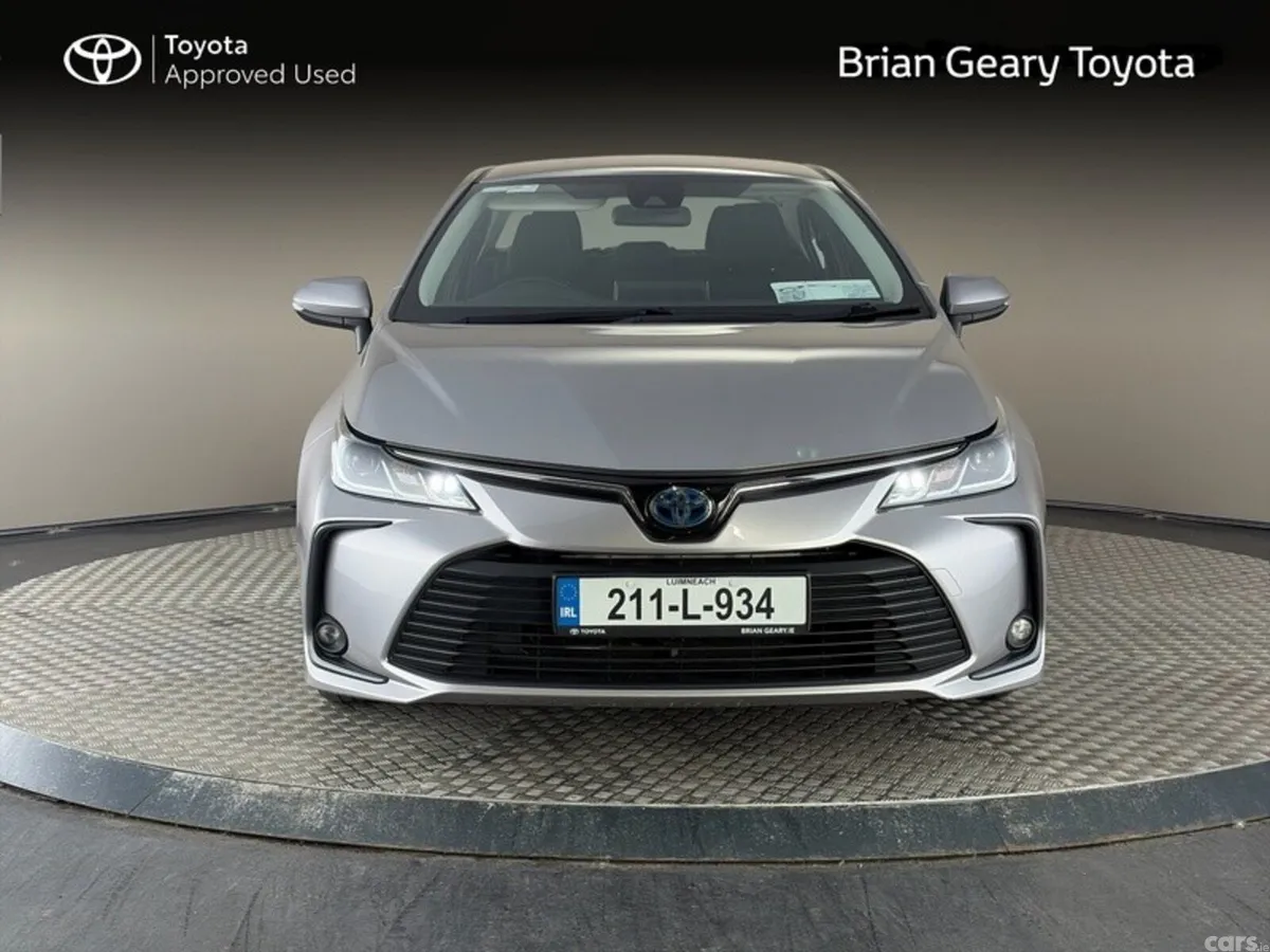 Toyota Corolla Saloon, Petrol Hybrid, 2021, Grey
