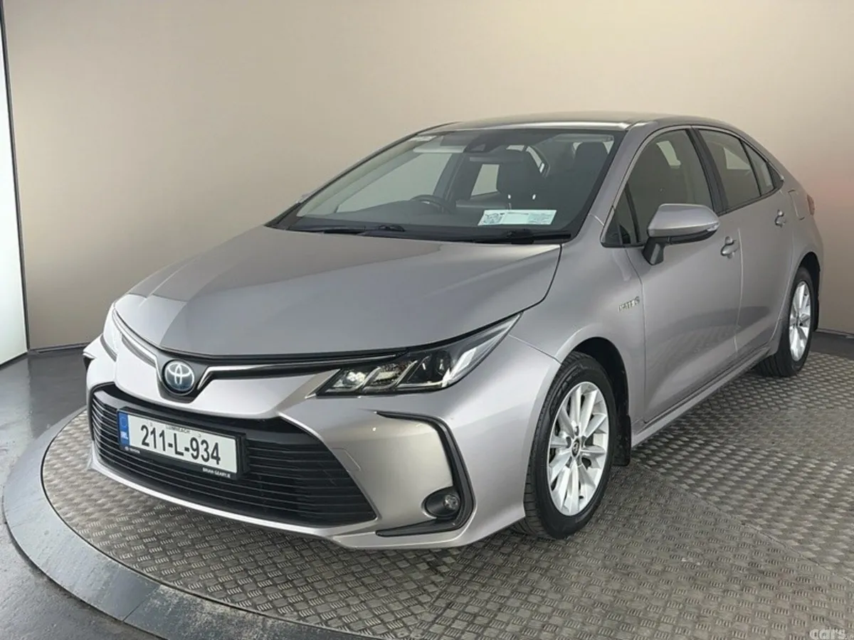 Toyota Corolla Saloon, Petrol Hybrid, 2021, Grey