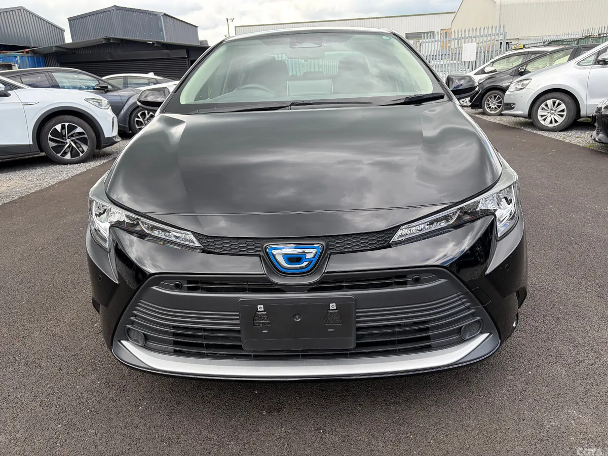 Toyota Corolla Saloon, Petrol Hybrid, 2023, Silver
