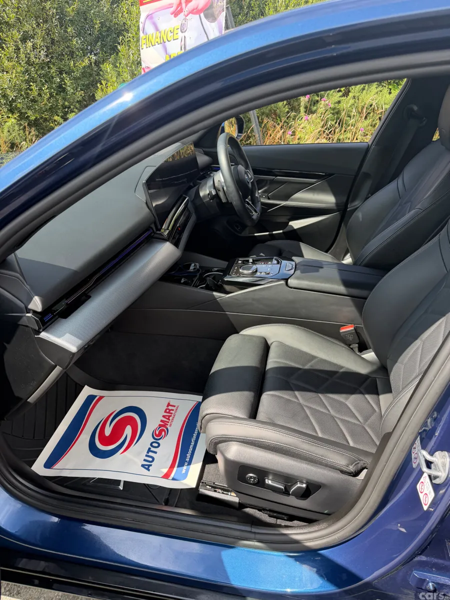 BMW 5-Series Saloon, Petrol Plug-in Hybrid, 2025, Blue