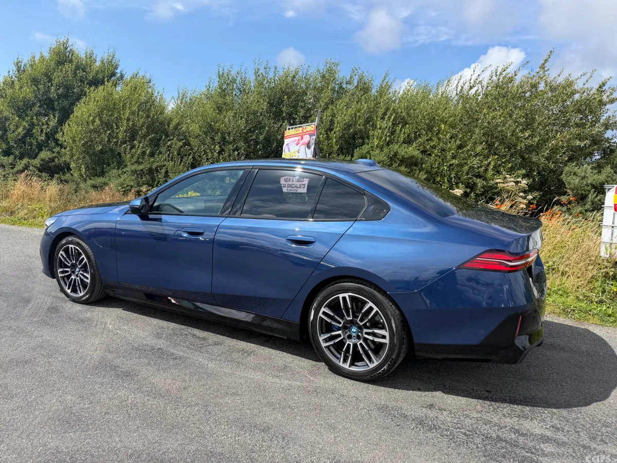 BMW 5-Series Saloon, Petrol Plug-in Hybrid, 2025, Blue