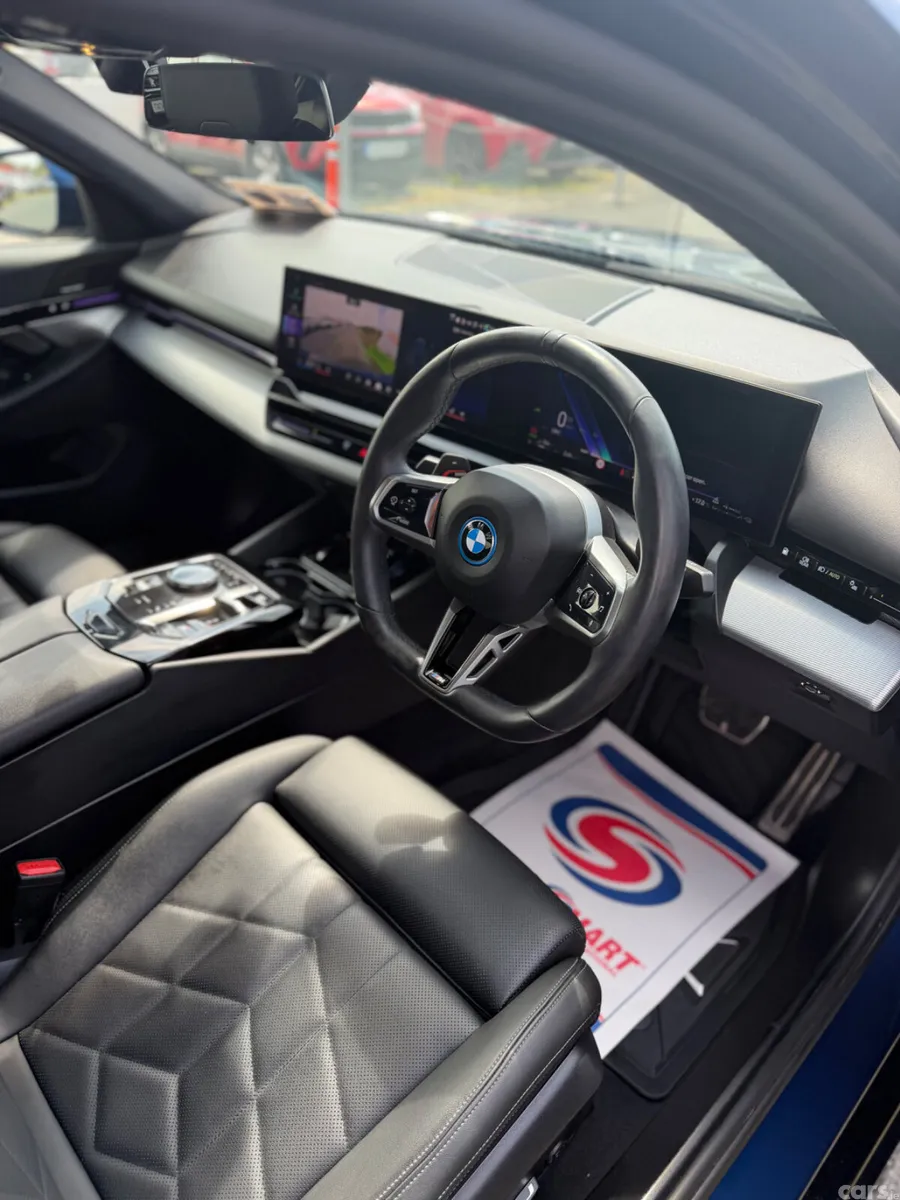 BMW 5-Series Saloon, Petrol Plug-in Hybrid, 2025, Blue