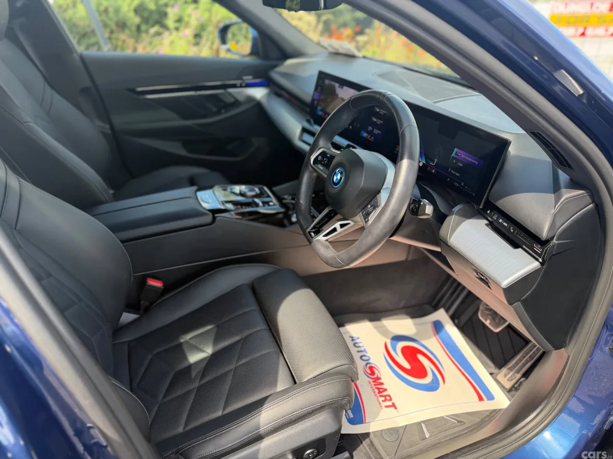 BMW 5-Series Saloon, Petrol Plug-in Hybrid, 2025, Blue