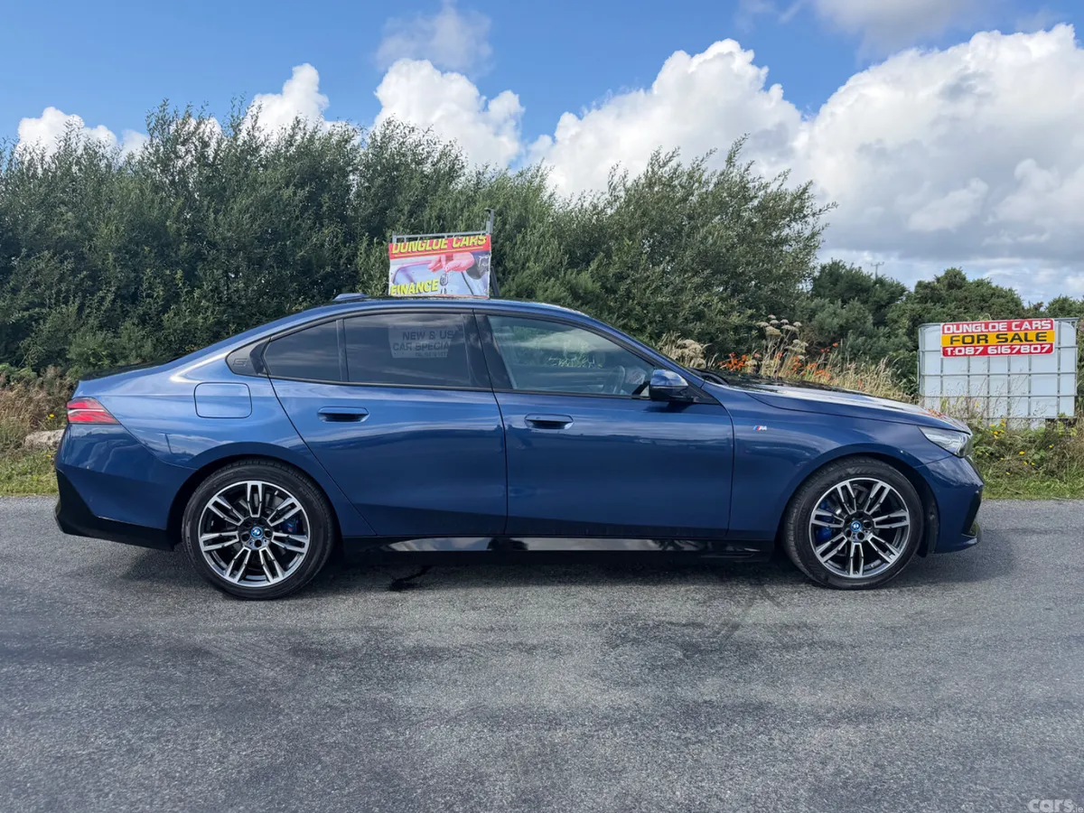 BMW 5-Series Saloon, Petrol Plug-in Hybrid, 2025, Blue