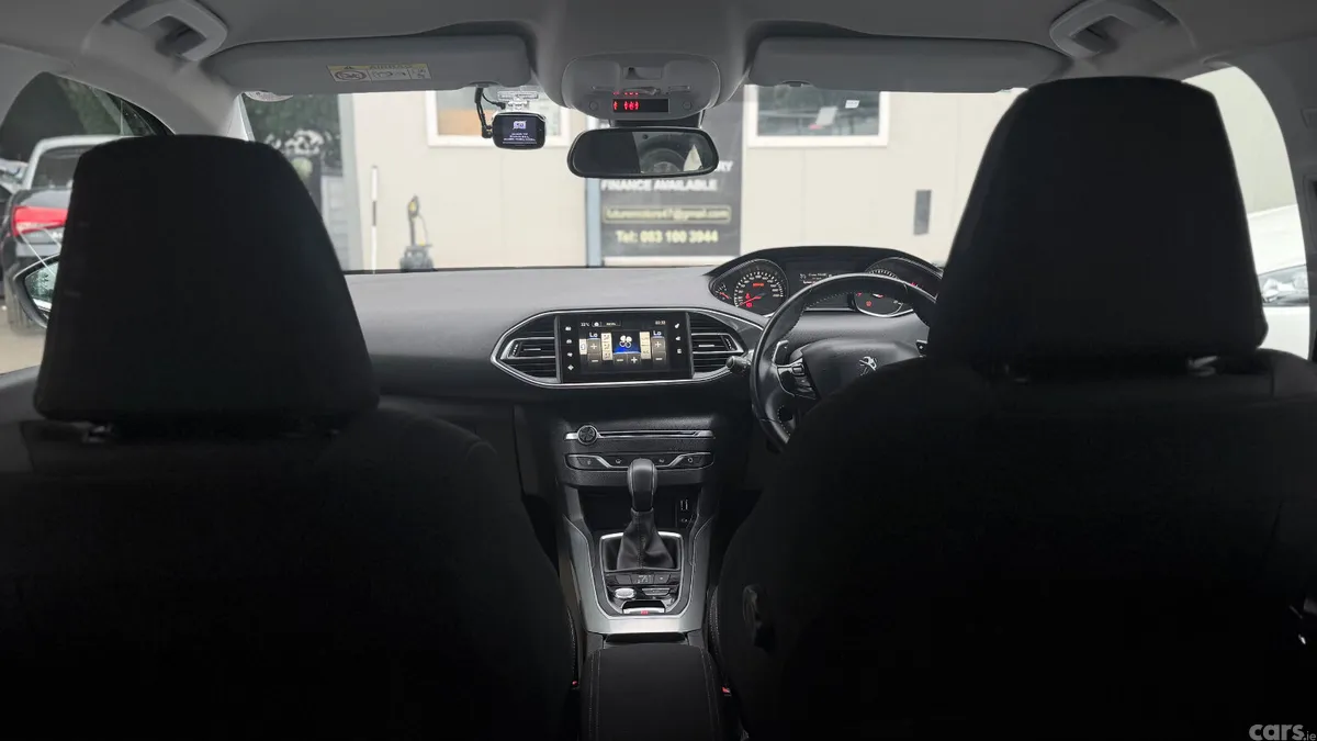 Peugeot 308 Hatchback, Petrol, 2015, Black
