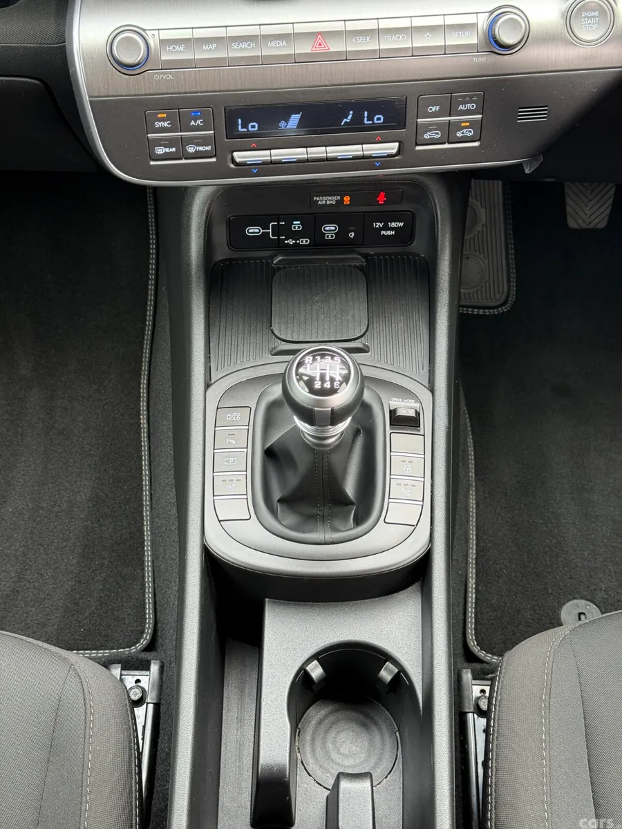 Hyundai KONA MPV, Petrol, 2025, Grey
