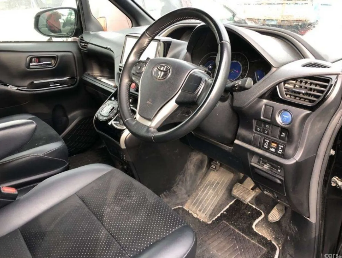 Toyota Voxy MPV, Petrol Hybrid, 2021, Black