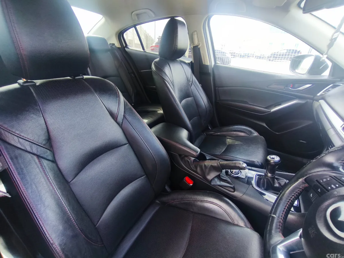 Mazda Mazda3 Saloon, Diesel, 2015, White