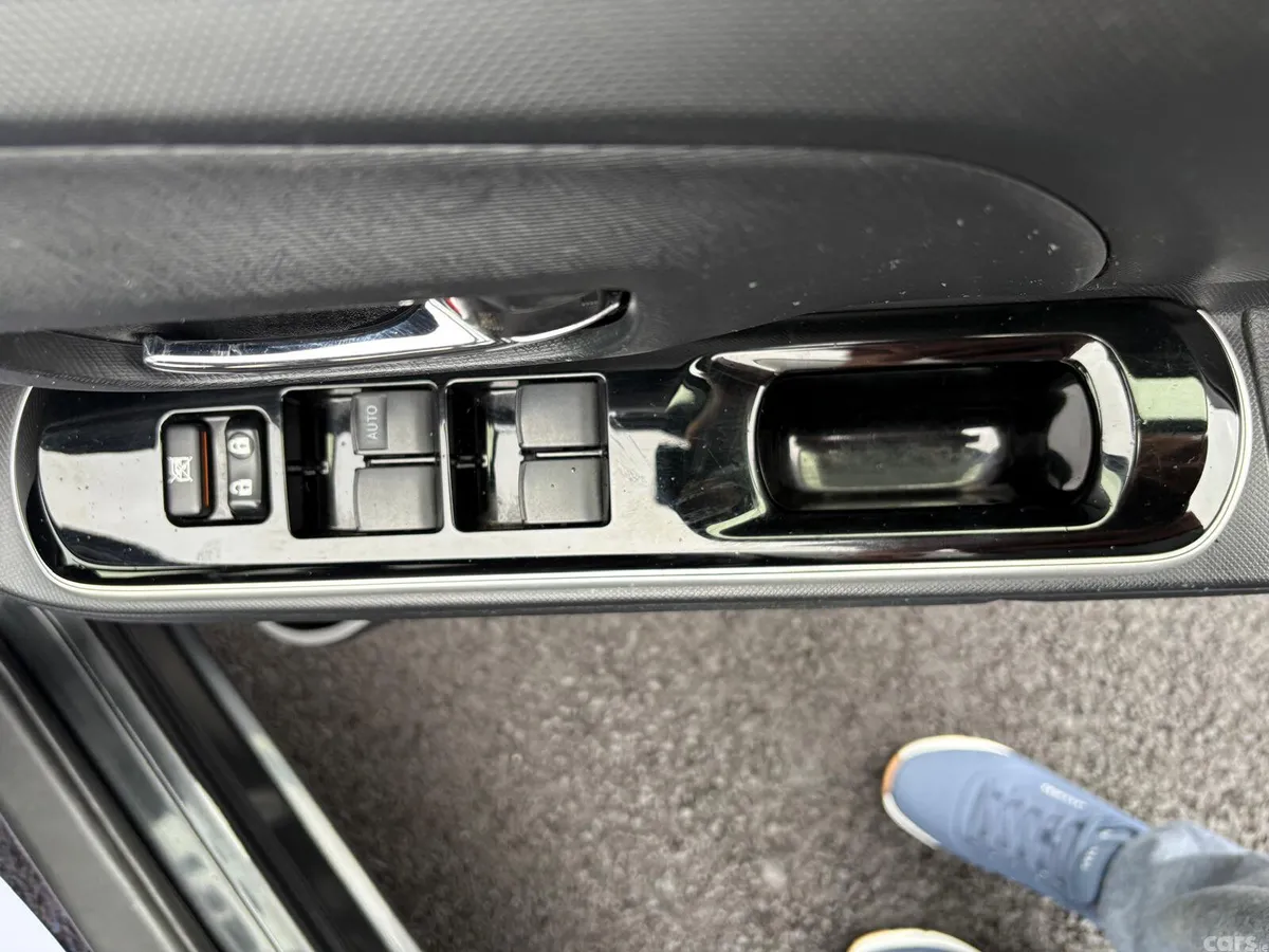 Toyota Aqua Hatchback, Petrol Hybrid, 2017, Black