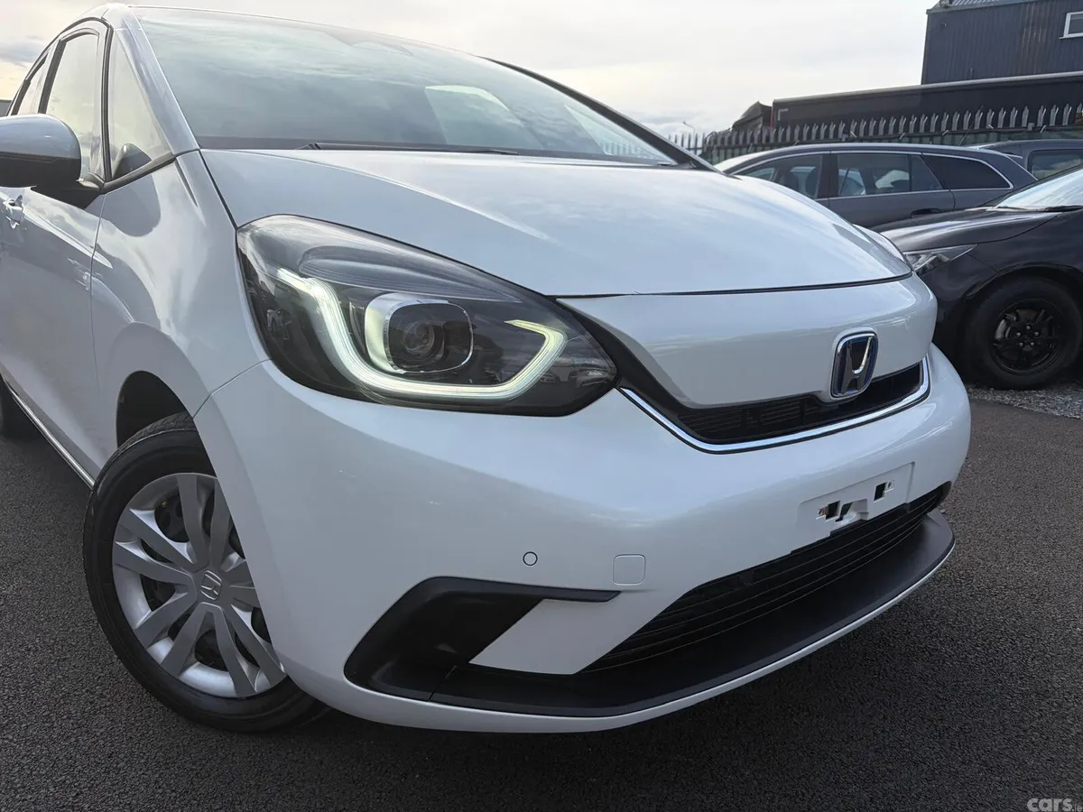 Honda Fit Hatchback, Petrol Hybrid, 2021, White