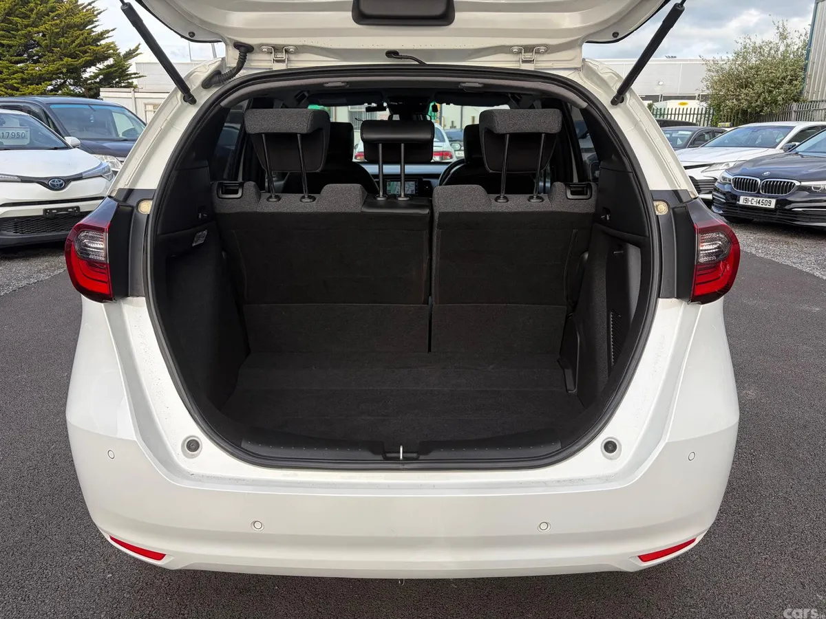 Honda Fit Hatchback, Petrol Hybrid, 2021, White