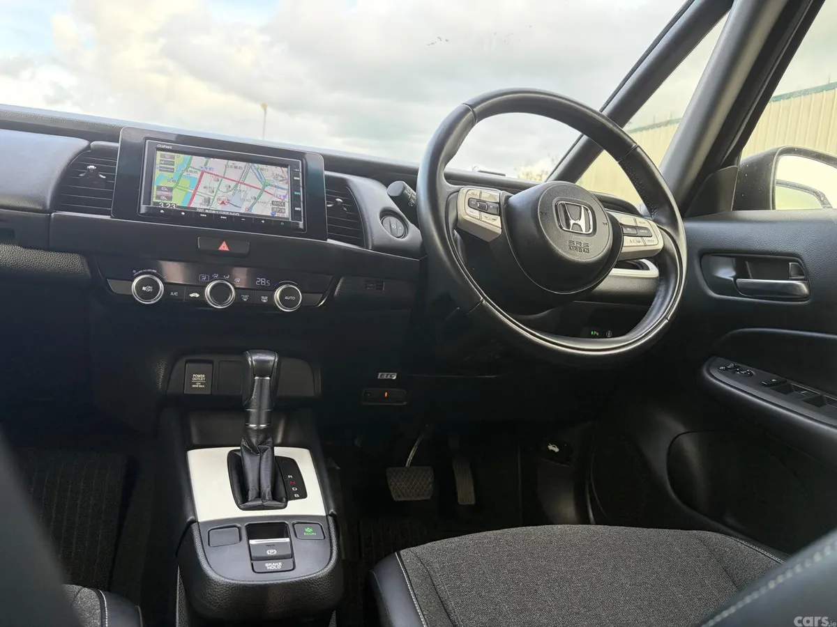 Honda Fit Hatchback, Petrol Hybrid, 2021, White
