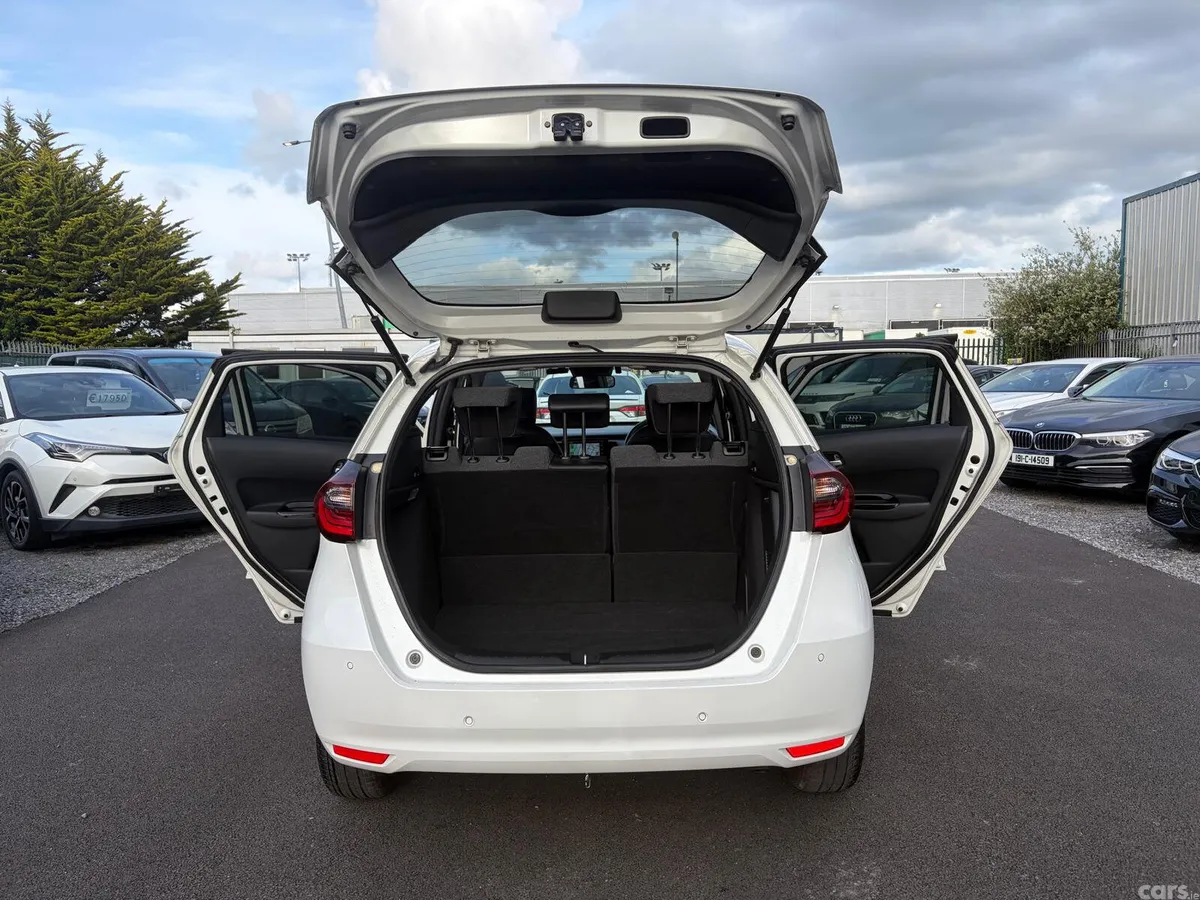 Honda Fit Hatchback, Petrol Hybrid, 2021, White