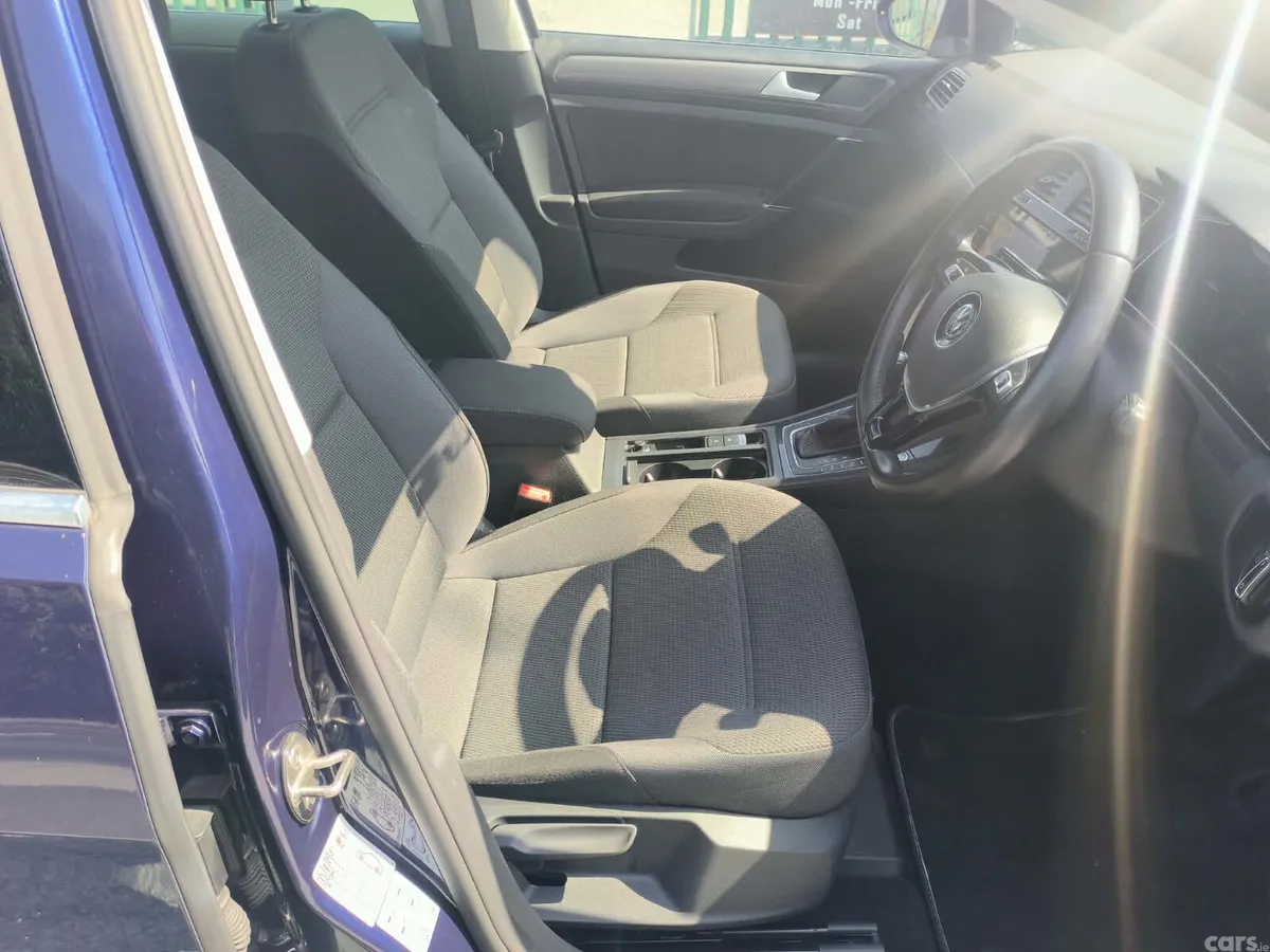 Volkswagen Golf Estate, Petrol, 2020, Blue
