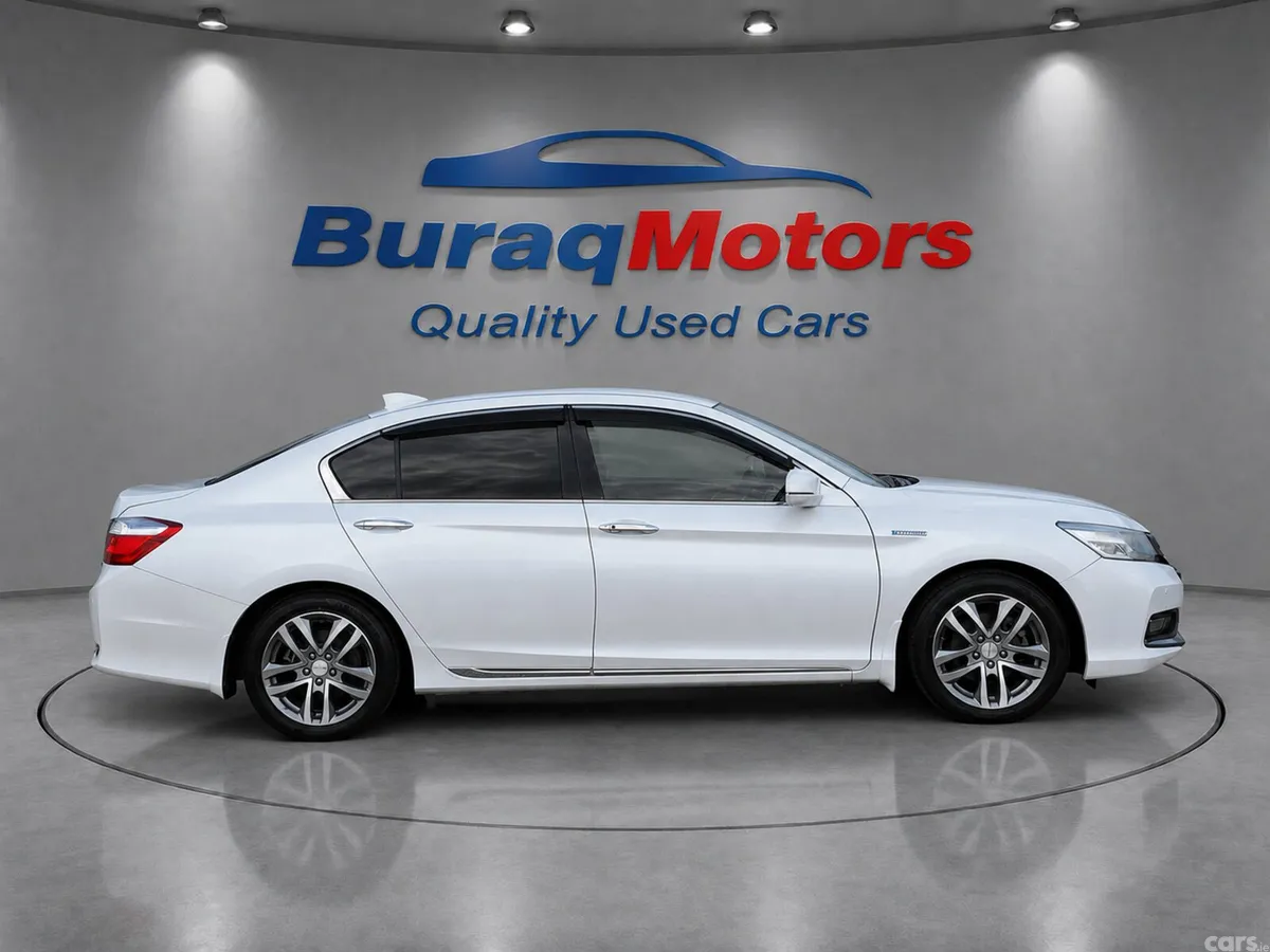 Honda Accord Saloon, Petrol Hybrid, 2015, White