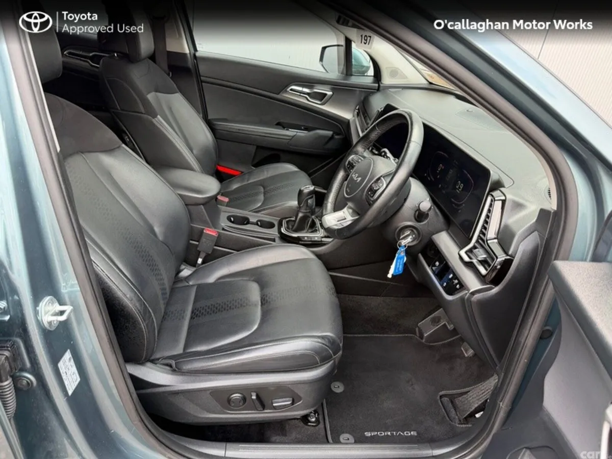 Kia Sportage MPV, Diesel, 2024, Grey