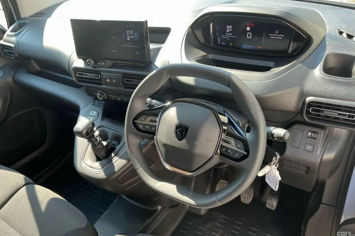 Peugeot Partner MPV, Diesel, 2024, White