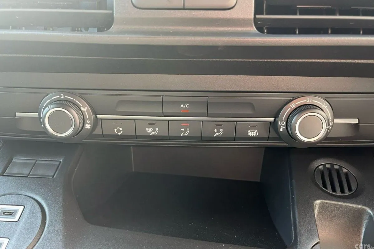 Peugeot Partner MPV, Diesel, 2024, White