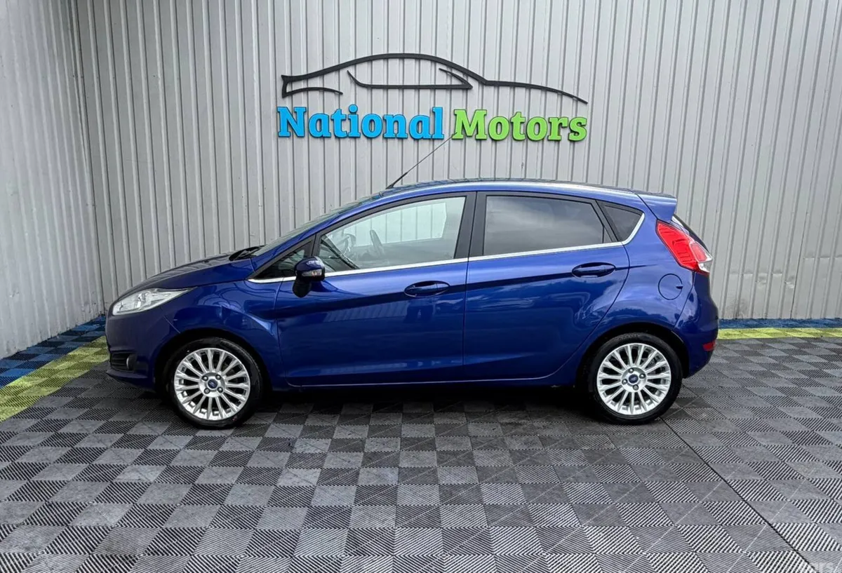 Ford Fiesta Hatchback, Petrol, 2015, Blue