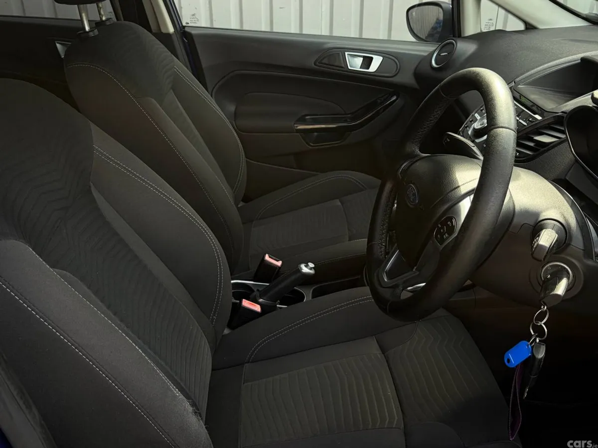 Ford Fiesta Hatchback, Petrol, 2015, Blue