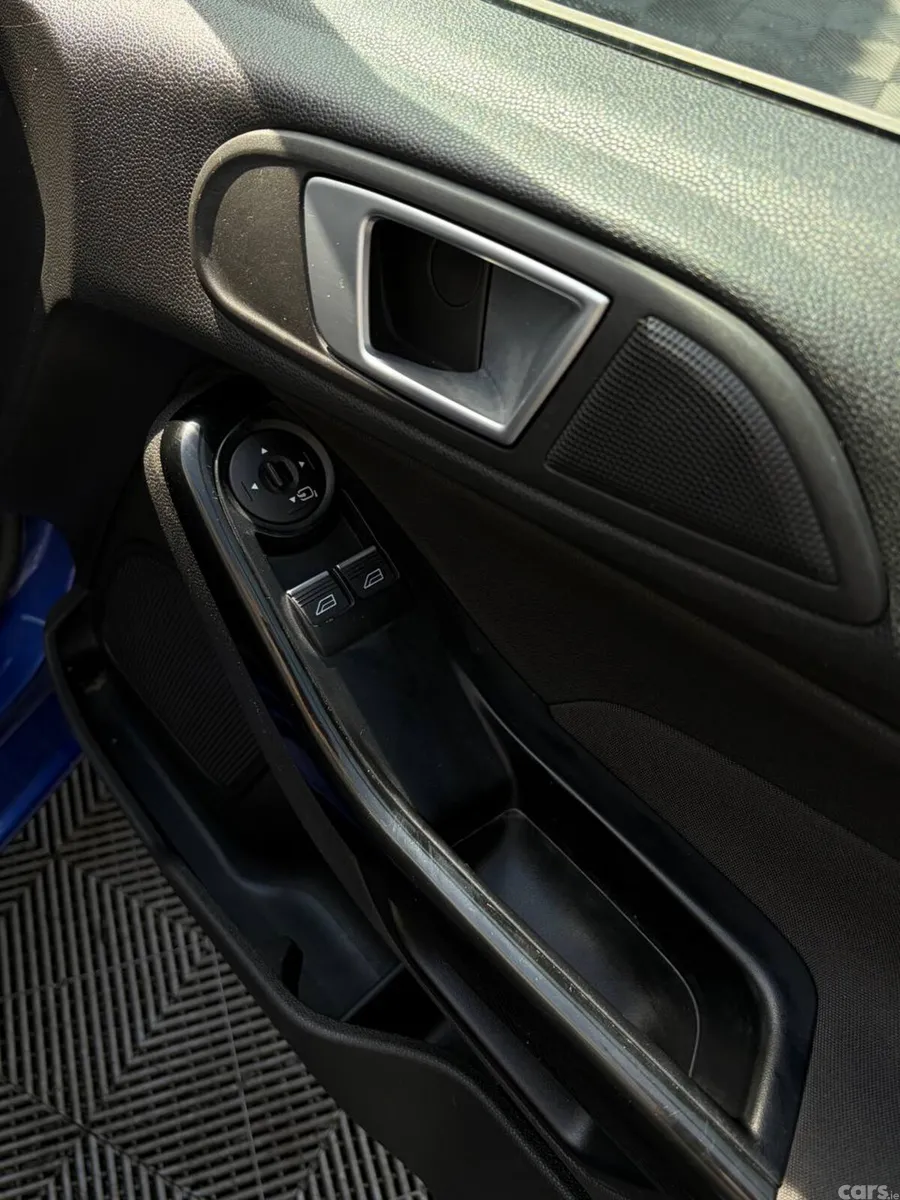 Ford Fiesta Hatchback, Petrol, 2015, Blue