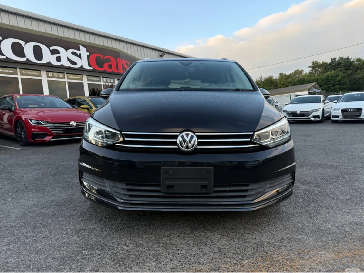 Volkswagen Touran MPV, Petrol, 2017, Black