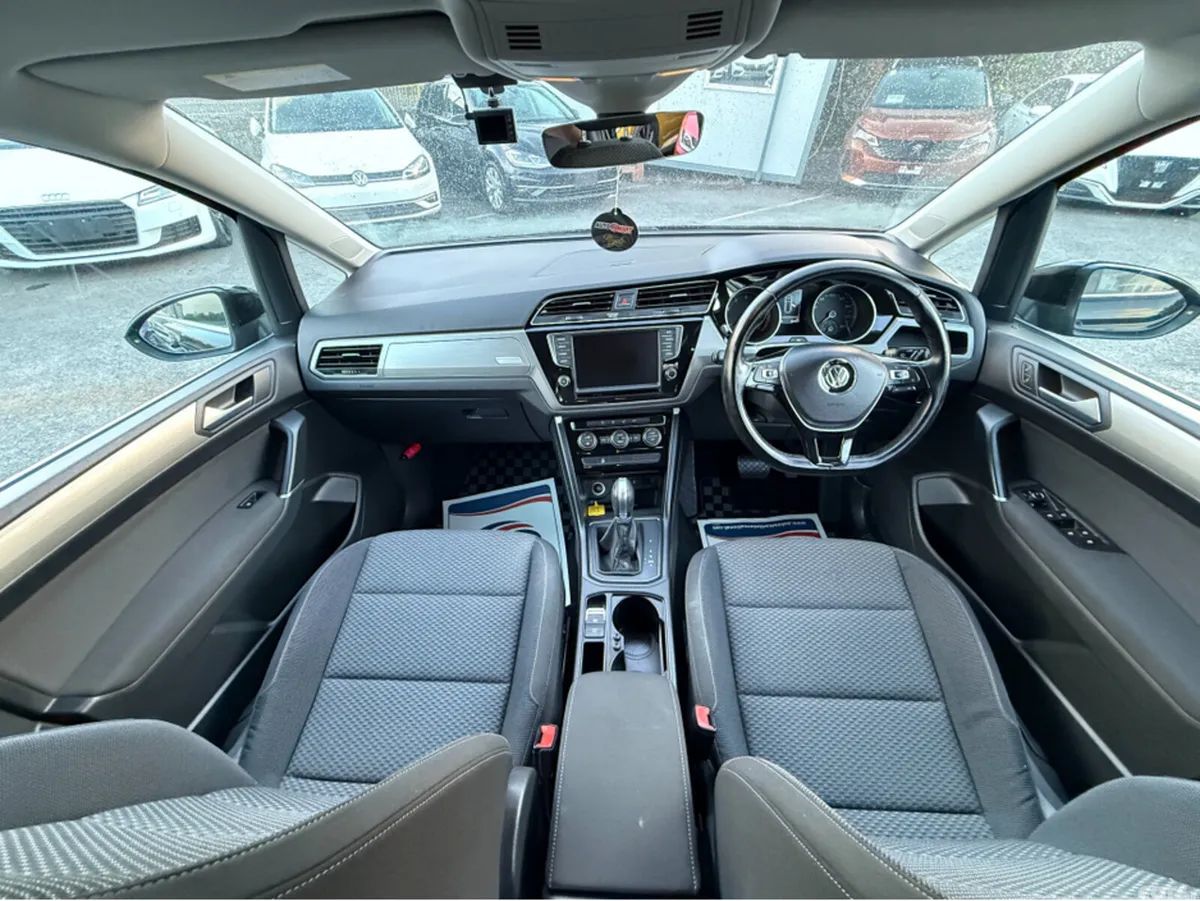 Volkswagen Touran MPV, Petrol, 2017, Black