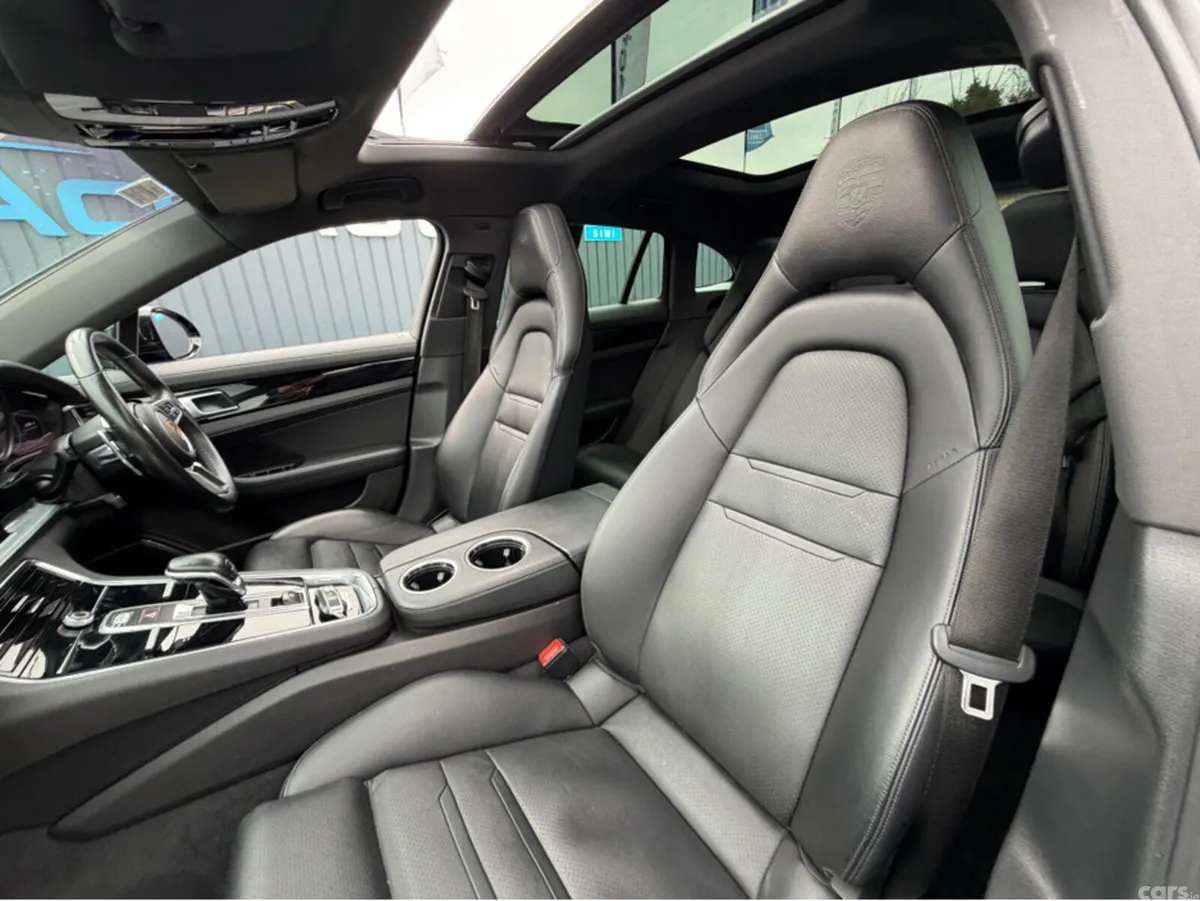 Porsche Panamera Estate, Petrol Plug-in Hybrid, 2020, Black