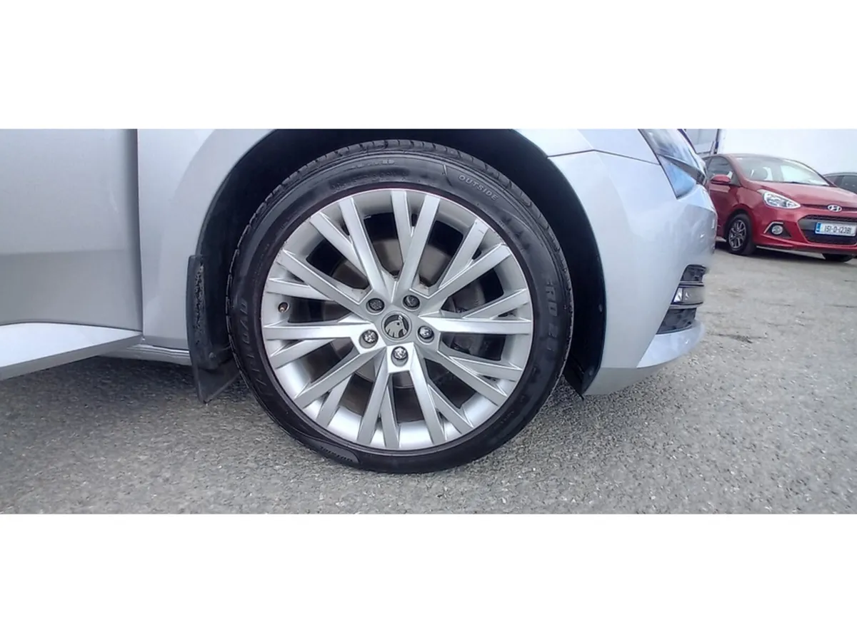 Skoda Superb Hatchback, Diesel, 2022, Grey