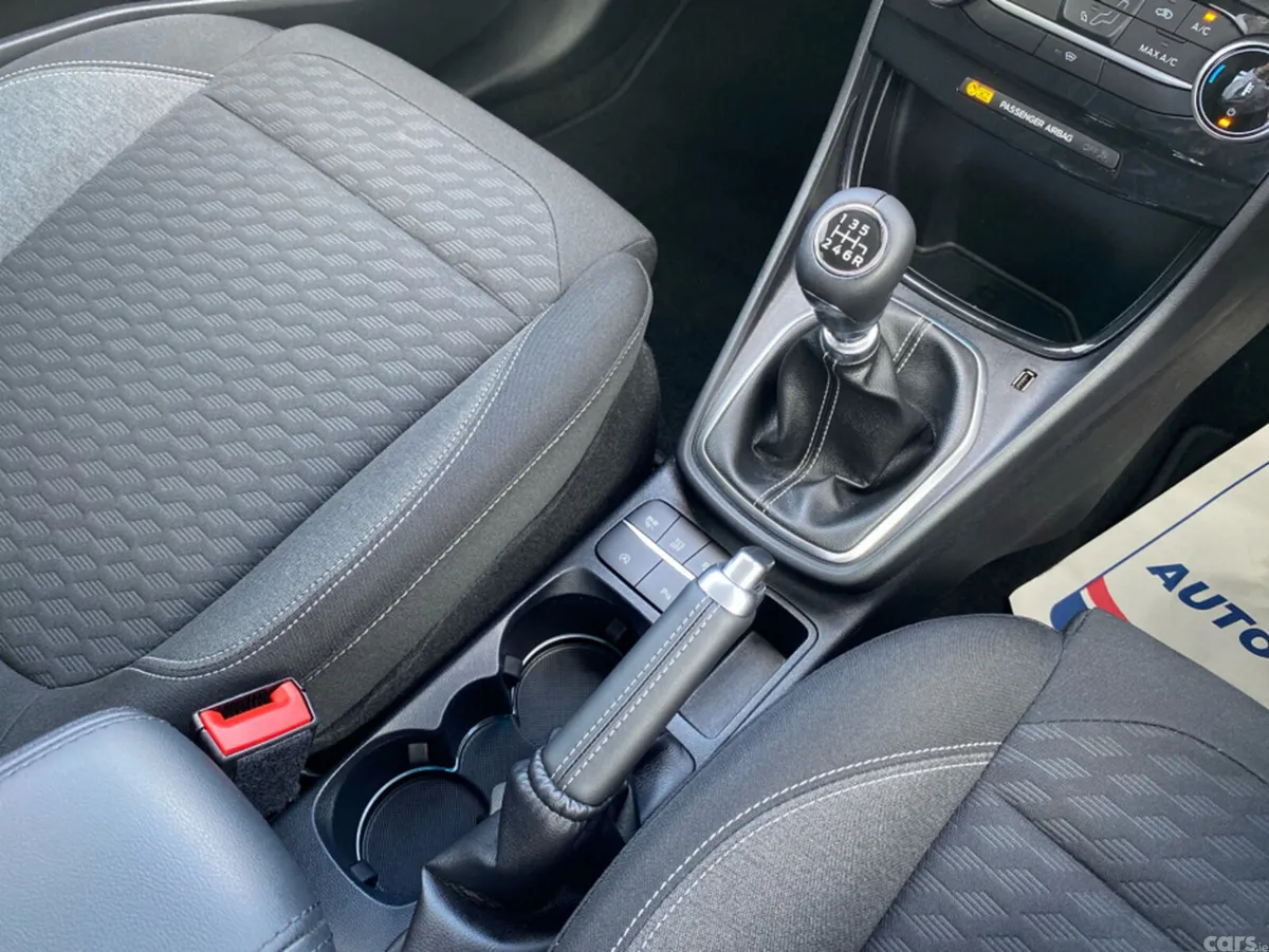 Ford Puma MPV, Petrol Hybrid, 2024, White